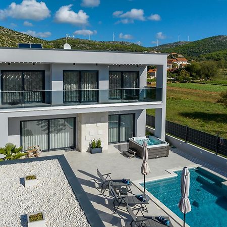 Luxury Villa Diana With Heated Pool And Jacuzzi Dograde エクステリア 写真