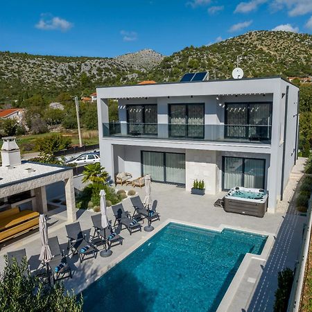 Luxury Villa Diana With Heated Pool And Jacuzzi Dograde エクステリア 写真