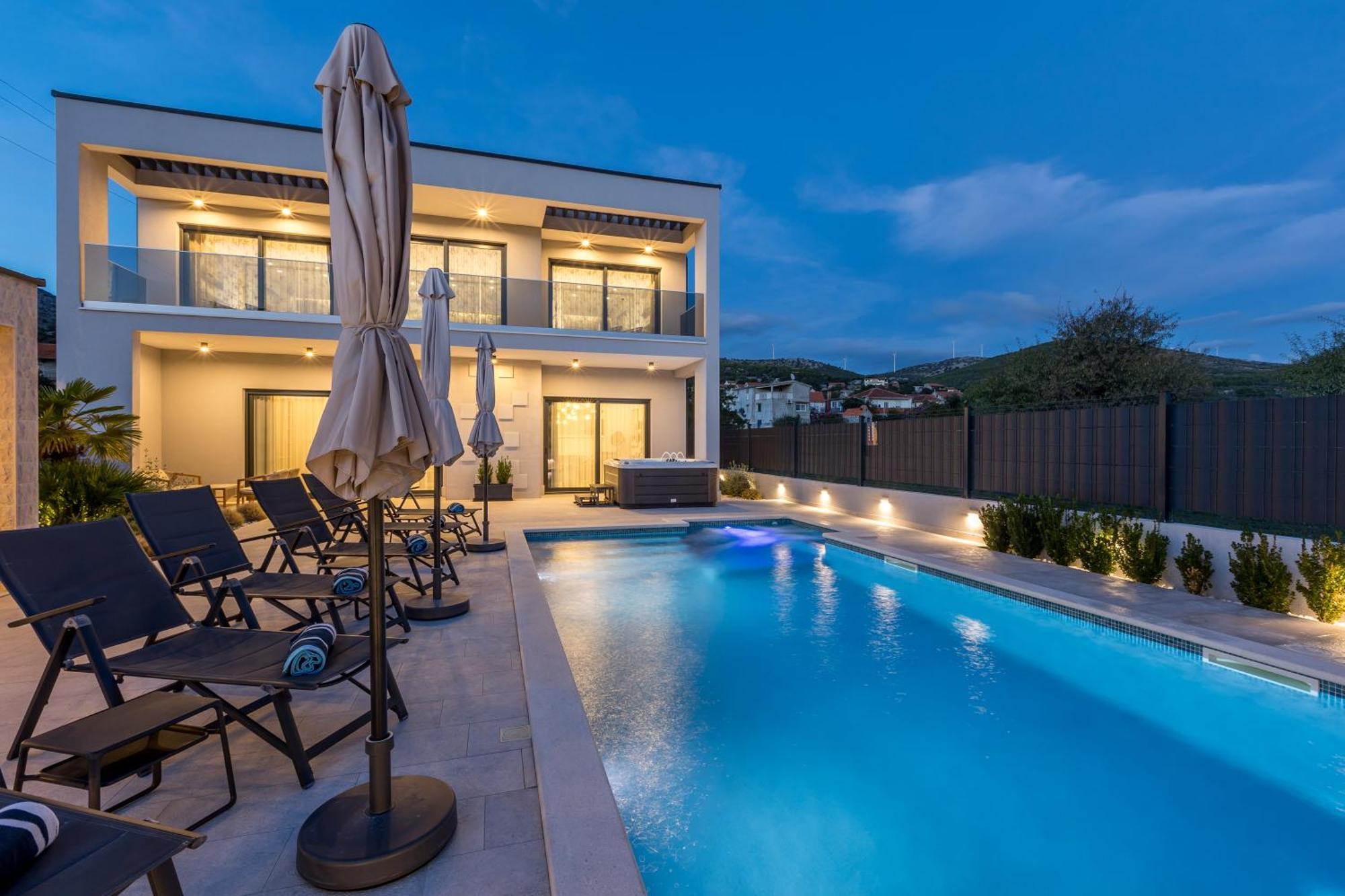 Luxury Villa Diana With Heated Pool And Jacuzzi Dograde エクステリア 写真