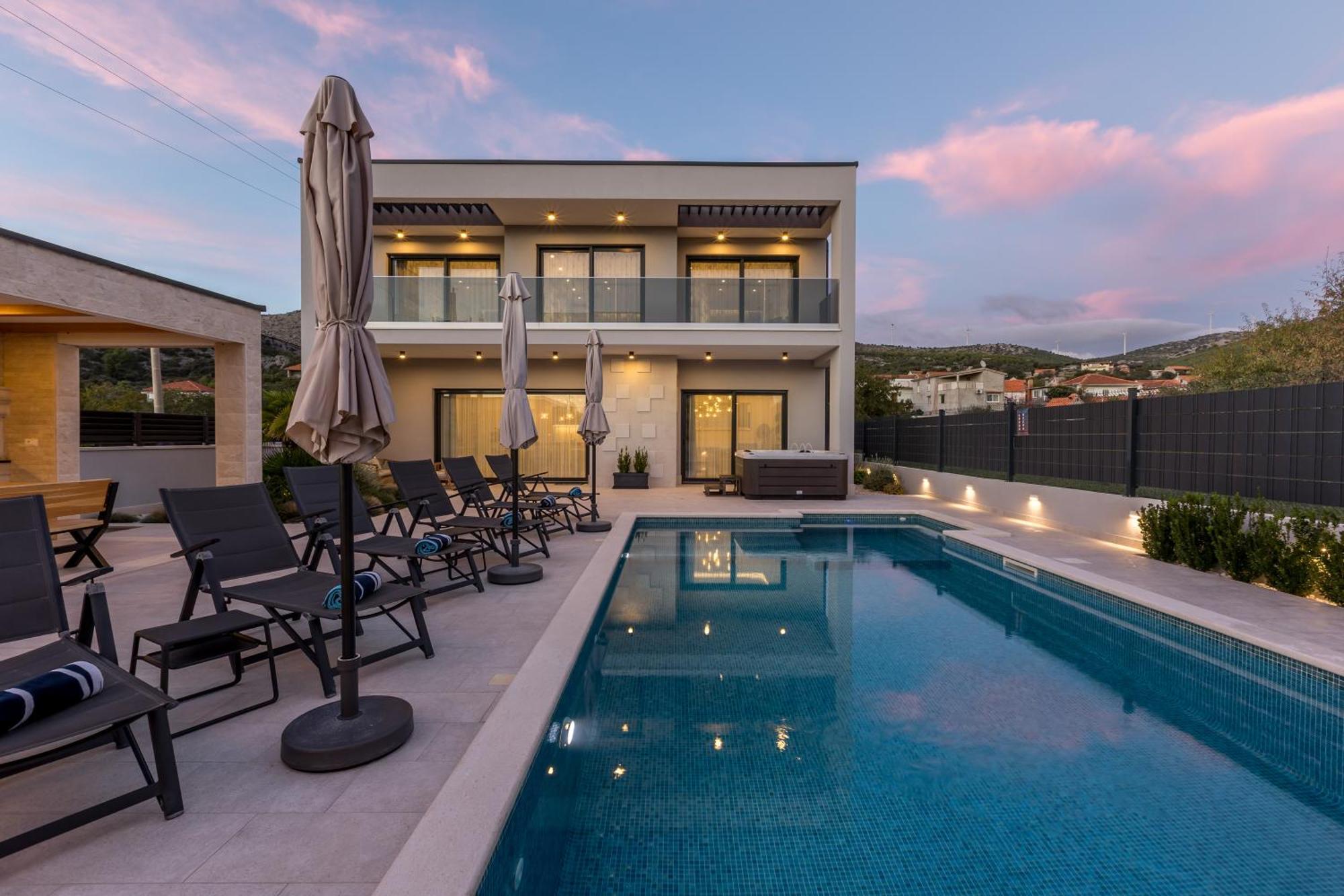 Luxury Villa Diana With Heated Pool And Jacuzzi Dograde エクステリア 写真