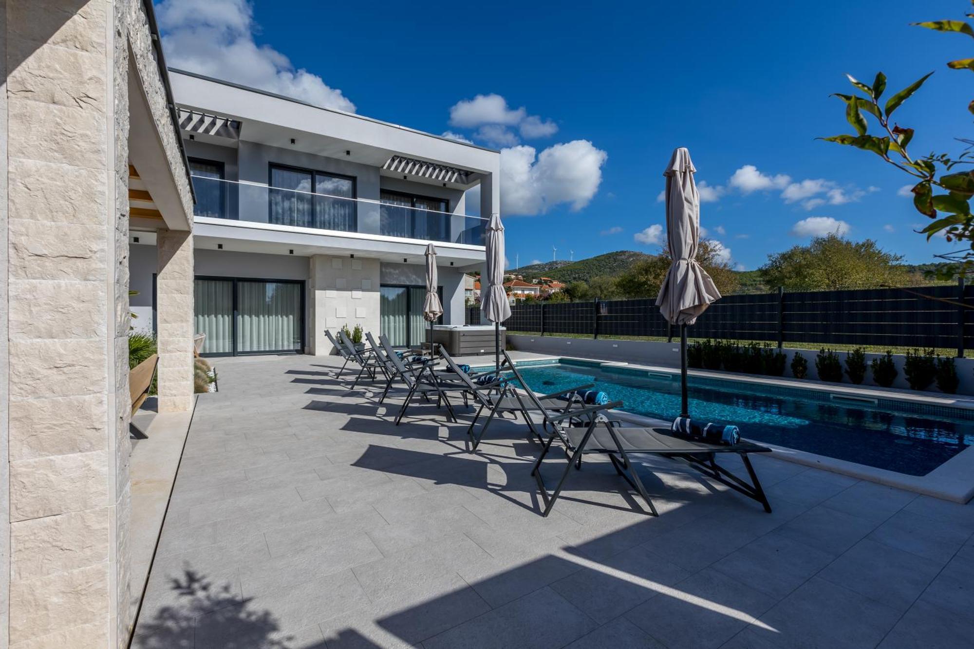 Luxury Villa Diana With Heated Pool And Jacuzzi Dograde エクステリア 写真