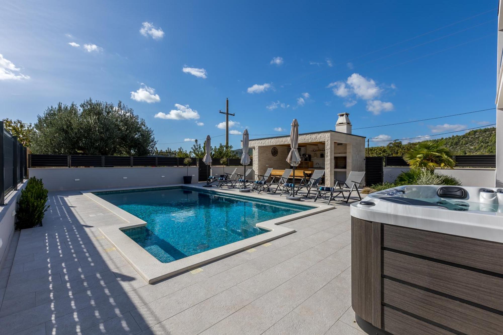 Luxury Villa Diana With Heated Pool And Jacuzzi Dograde エクステリア 写真