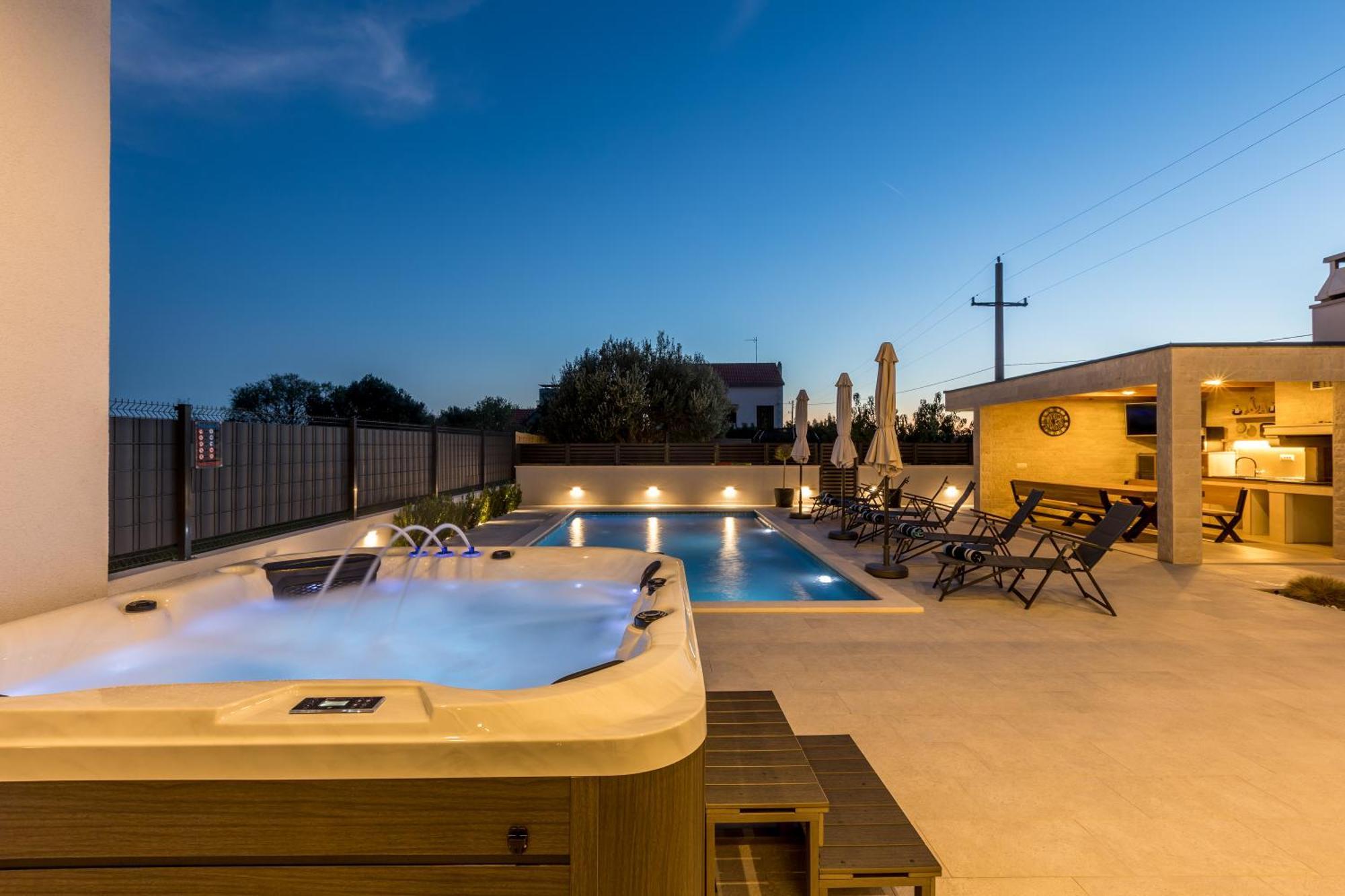 Luxury Villa Diana With Heated Pool And Jacuzzi Dograde エクステリア 写真