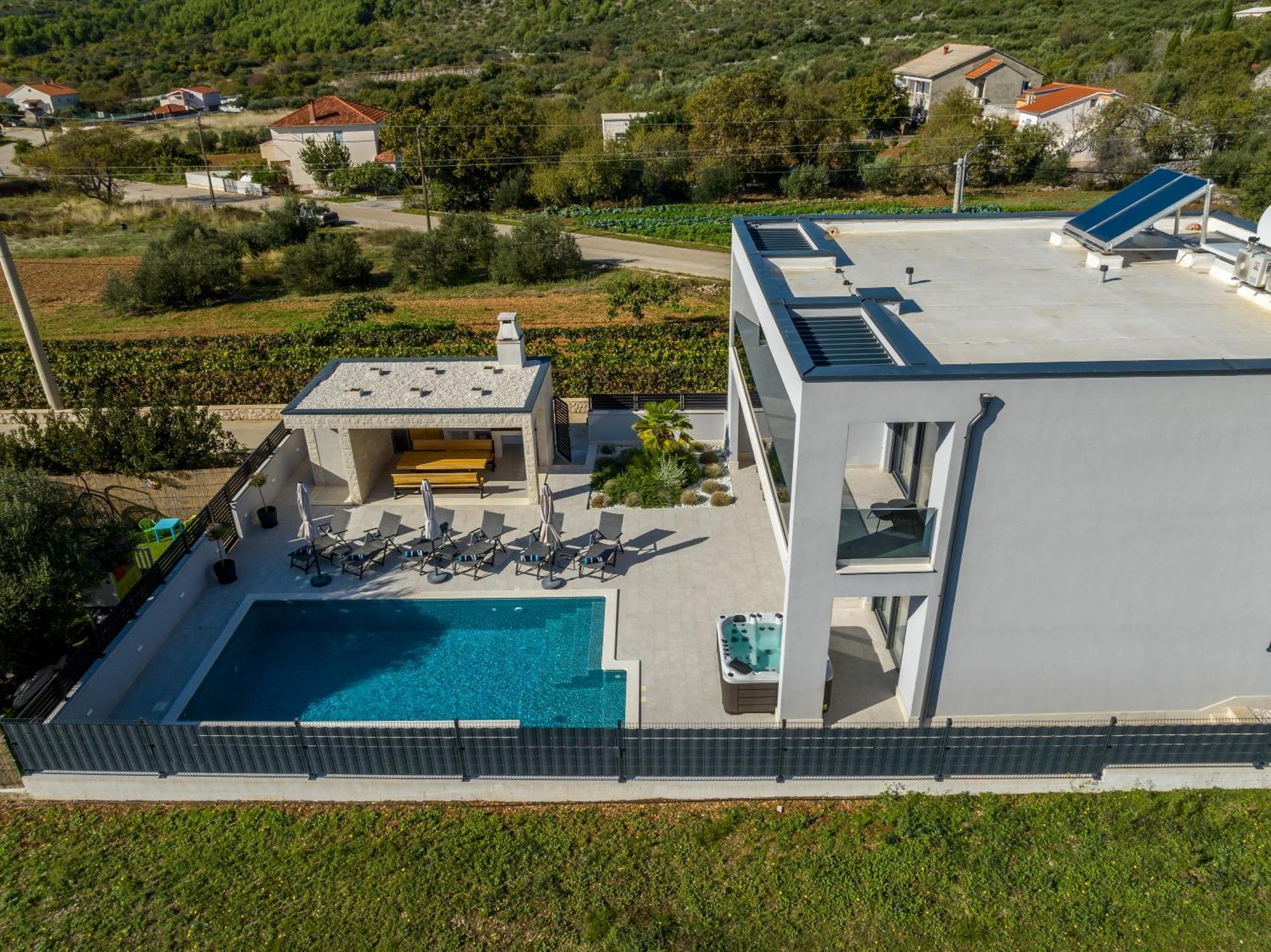 Luxury Villa Diana With Heated Pool And Jacuzzi Dograde エクステリア 写真