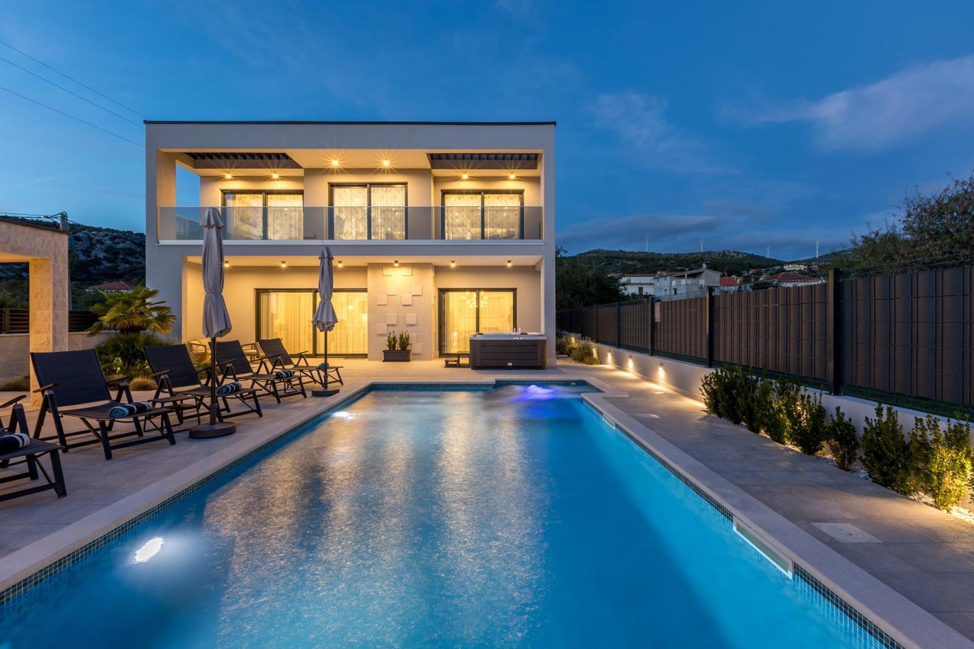 Luxury Villa Diana With Heated Pool And Jacuzzi Dograde エクステリア 写真