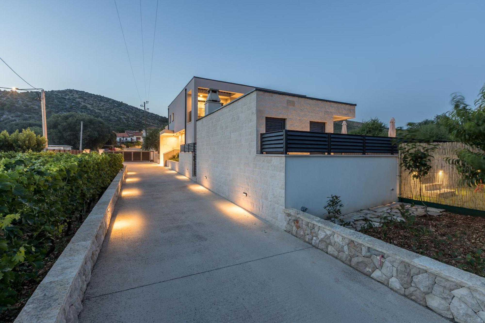 Luxury Villa Diana With Heated Pool And Jacuzzi Dograde エクステリア 写真