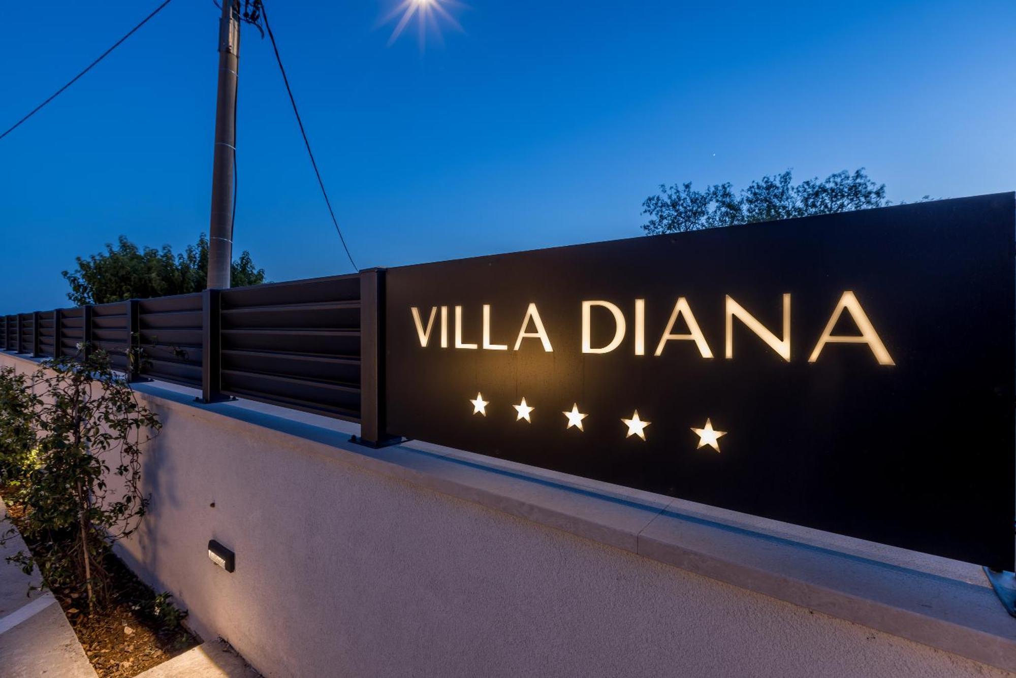 Luxury Villa Diana With Heated Pool And Jacuzzi Dograde エクステリア 写真