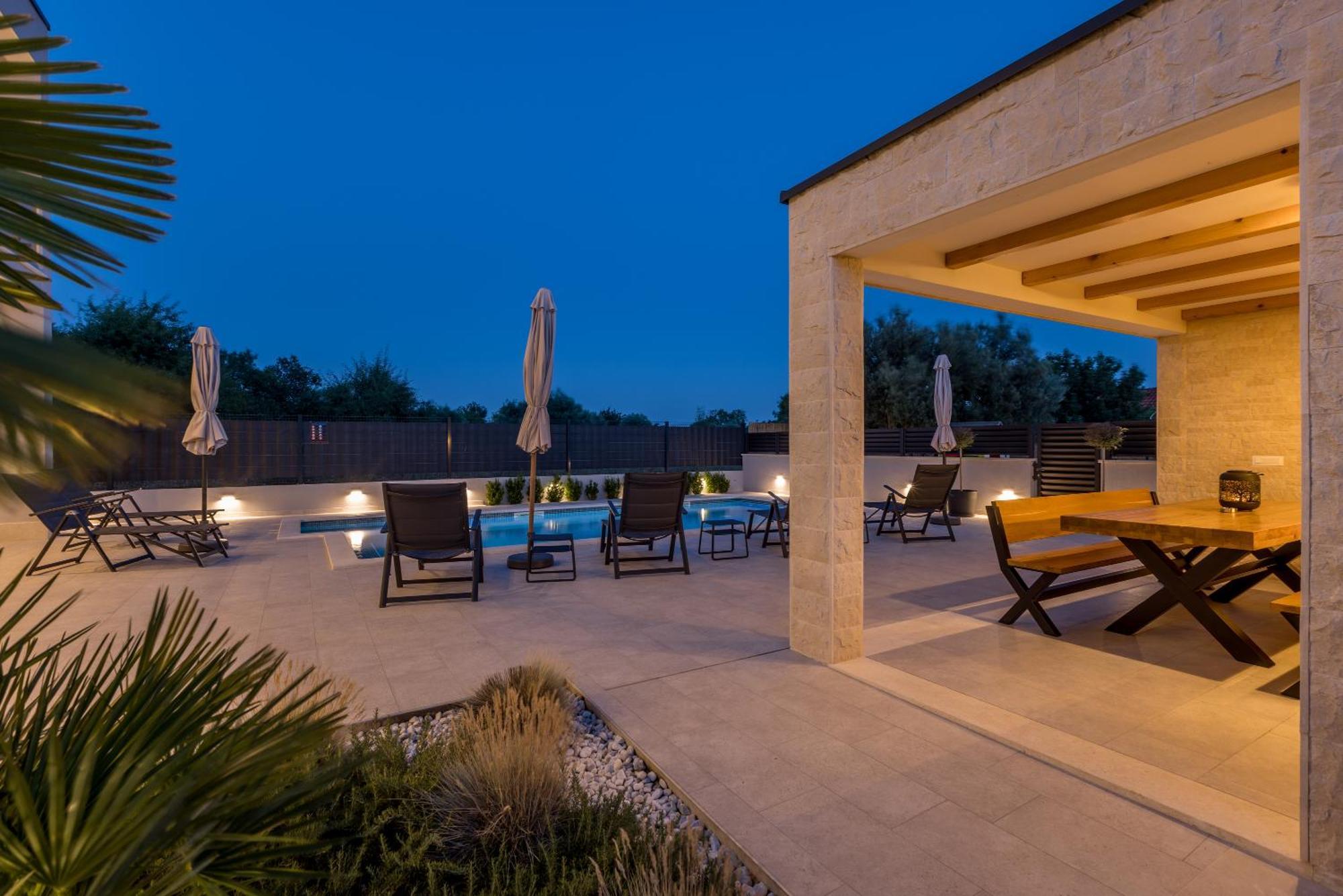 Luxury Villa Diana With Heated Pool And Jacuzzi Dograde エクステリア 写真