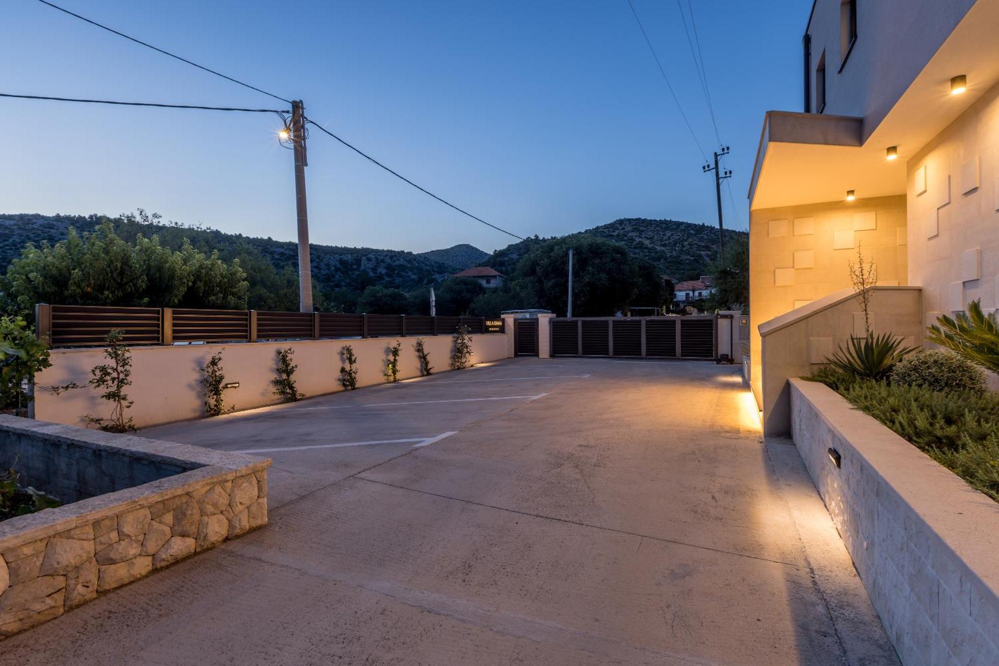 Luxury Villa Diana With Heated Pool And Jacuzzi Dograde エクステリア 写真